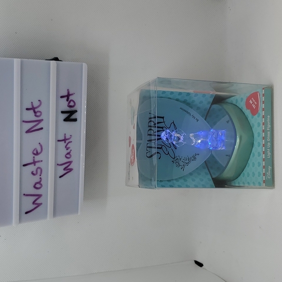 BNIB Disney Princess Light Up Glass Figurine: Jasmine "Starry Eyes" - Picture 3 of 7